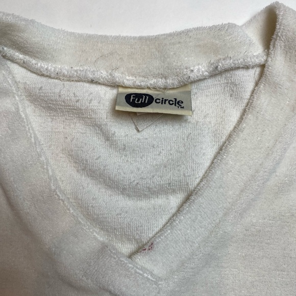 Vintage Full Circle Plush V neck crop top! - Picture 4 of 4